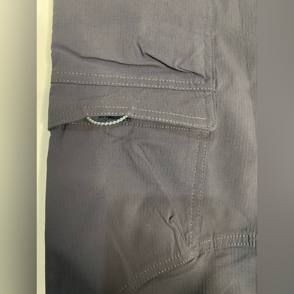 Silver Ridge Stretch Capri Women’s - Picture 5 of 5